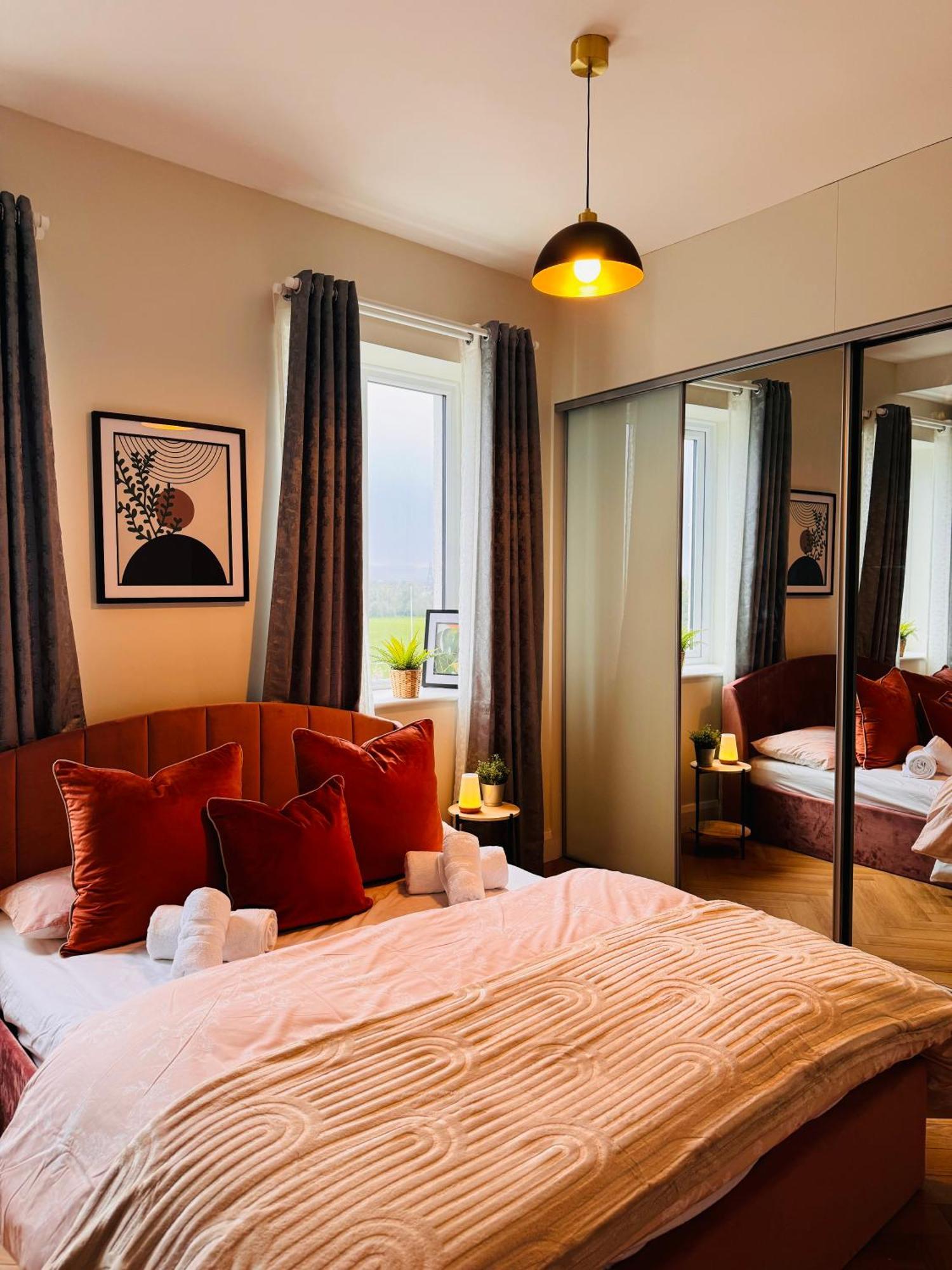 Finnstown Hall- Private In Shared With The Host Habitación en casa particular *